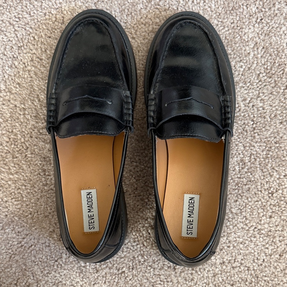 Steve Madden Classic Black Leather Loafers